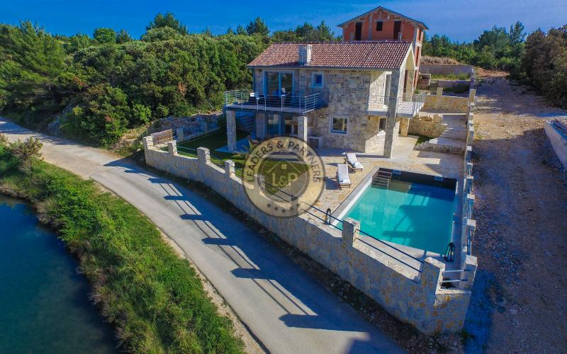 ZADAR - ZATON, predaj nádhernej kamennej vily pri mori. NOVÁ CENA