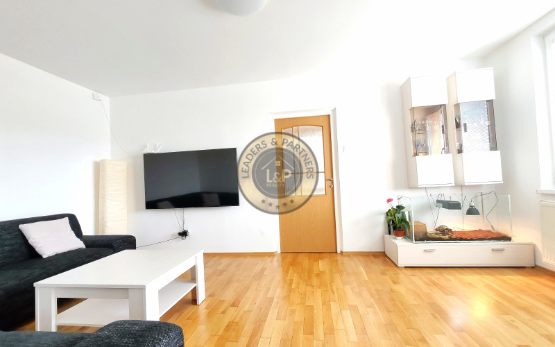 REZERVOVANÉ! Priestranný 3 izbový byt po kompletnej rekonštrukcii v Trenčíne