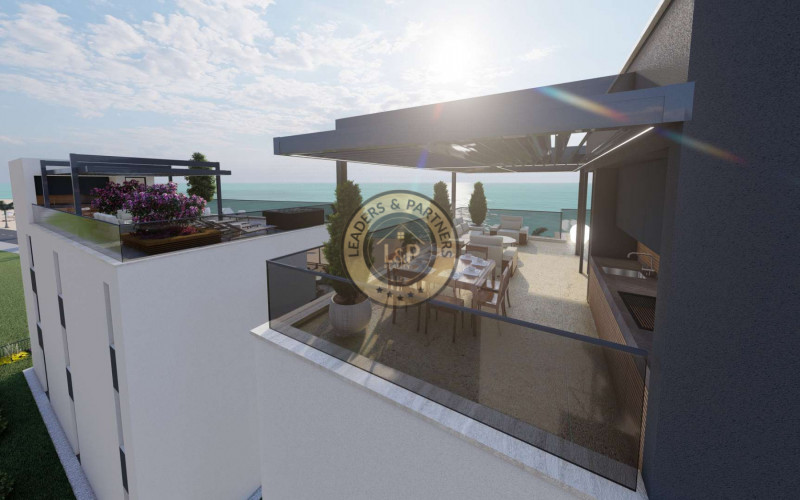 ZADAR - SUKOŠAN, luxusný apartmán s veľkou strešnou terasou (106,25 m2) hneď v prvom rade pri mori