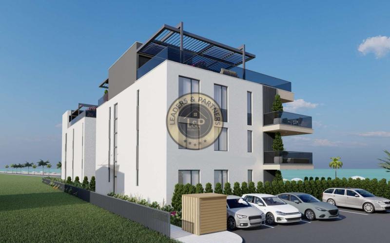 ZADAR - SUKOŠAN, luxusný apartmán hneď v prvom rade pri mori s nádherným výhľadom a veľkou záhradou