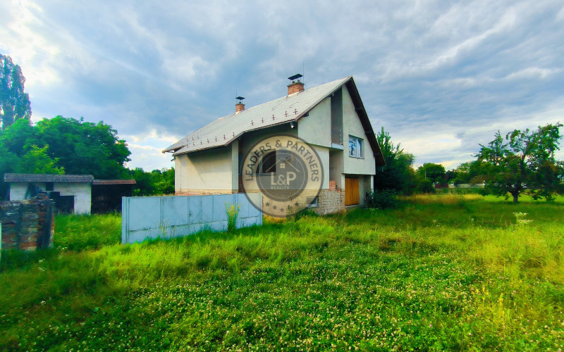 INVESTIČNÁ príležitosť na výstavbu RD a bytovej jednotky v obci Jablonica