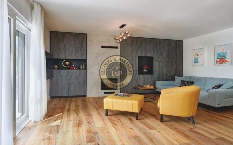 PULA - KRNICA, luxusná dvojposchodová vila na pozemku 754 m2 s bazénom