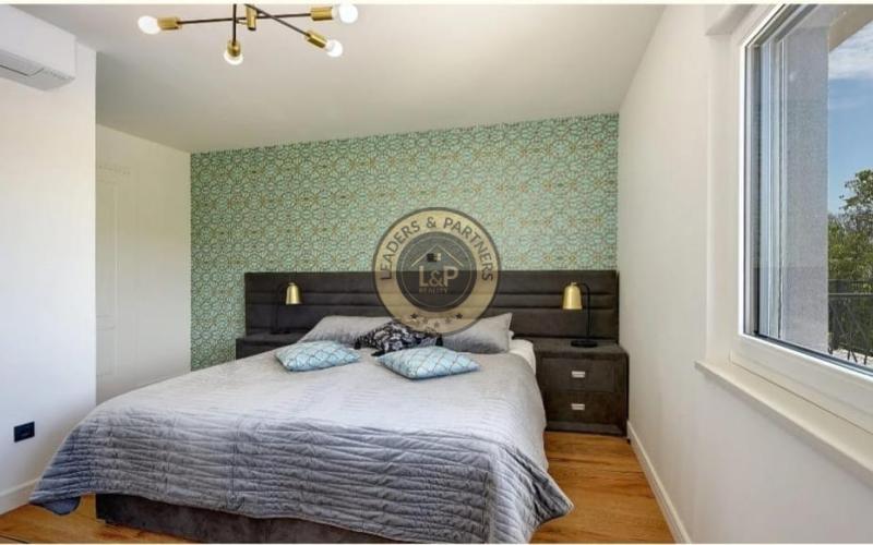 PULA - KRNICA, luxusná dvojposchodová vila na pozemku 754 m2 s bazénom