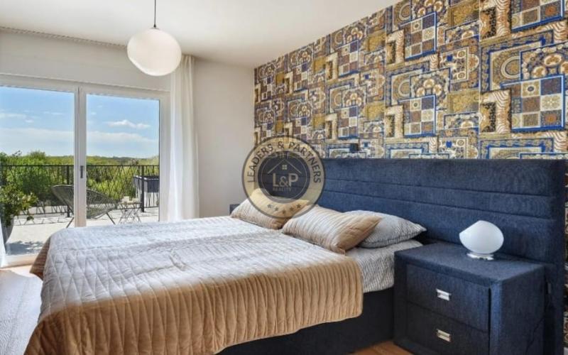 PULA - KRNICA, luxusná dvojposchodová vila na pozemku 754 m2 s bazénom