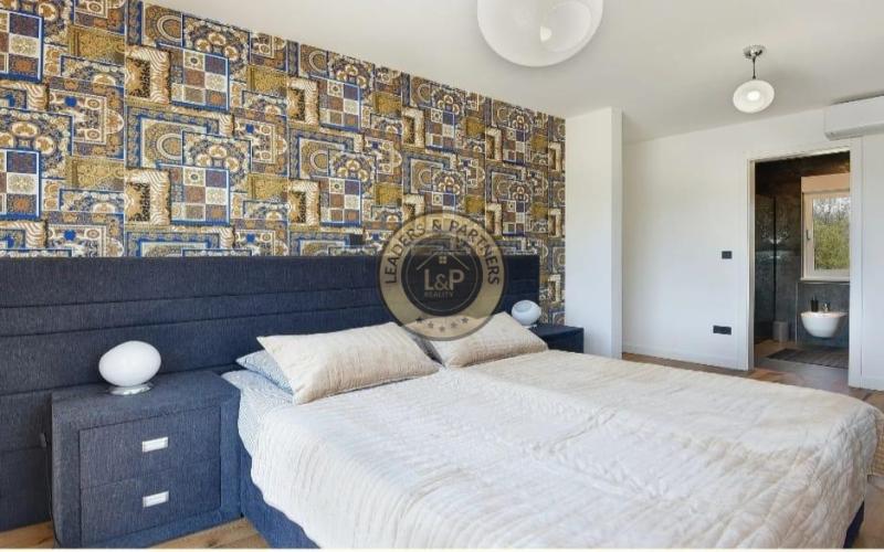 PULA - KRNICA, luxusná dvojposchodová vila na pozemku 754 m2 s bazénom