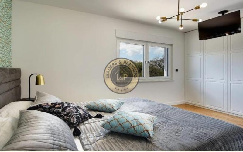 PULA - KRNICA, luxusná dvojposchodová vila na pozemku 754 m2 s bazénom