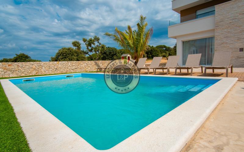 PAG - MANDRE, na predaj vila 260 m2, novostavba, sauna, bazen, výhľad, pozemok 1124 m2