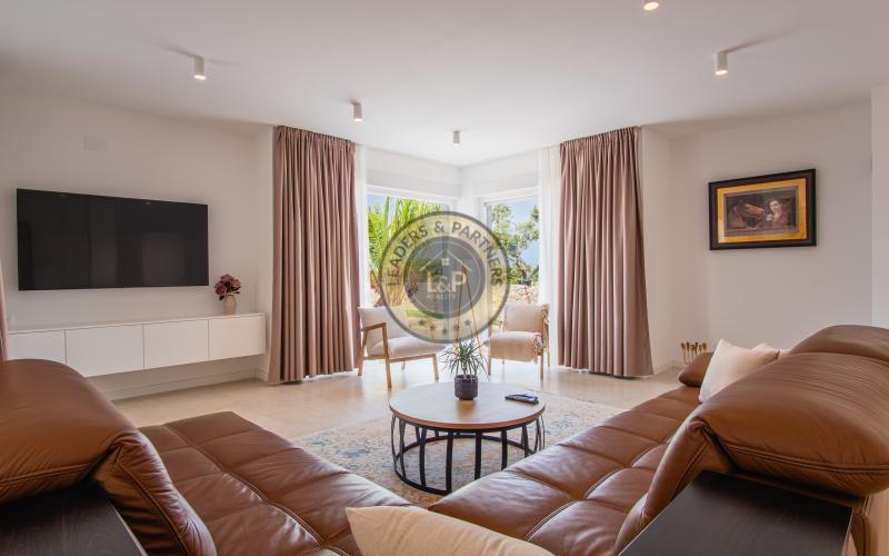 PAG - MANDRE, na predaj vila 260 m2, novostavba, sauna, bazen, výhľad, pozemok 1124 m2