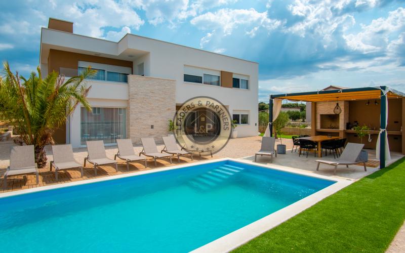 PAG - MANDRE, na predaj vila 260 m2, novostavba, sauna, bazen, výhľad, pozemok 1124 m2