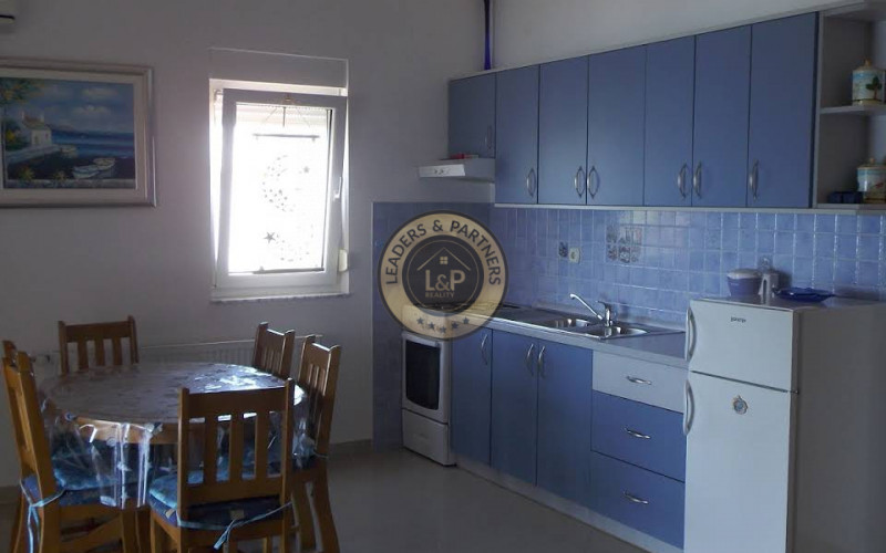 ZADAR - VIR, na predaj hned pri mori dom so 6 apartmanov, atraktívna obchodná investícia