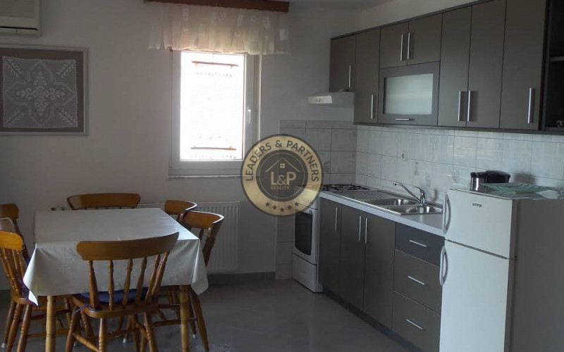 ZADAR - VIR, na predaj hned pri mori dom so 6 apartmanov, atraktívna obchodná investícia