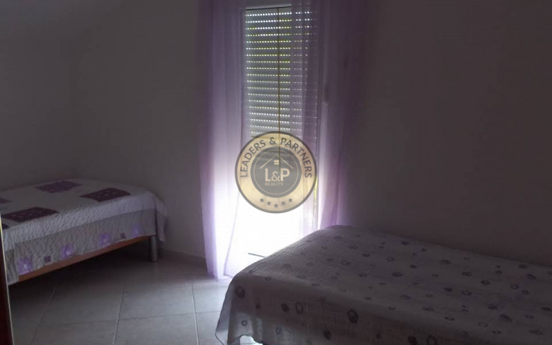 ZADAR - VIR, na predaj hned pri mori dom so 6 apartmanov, atraktívna obchodná investícia