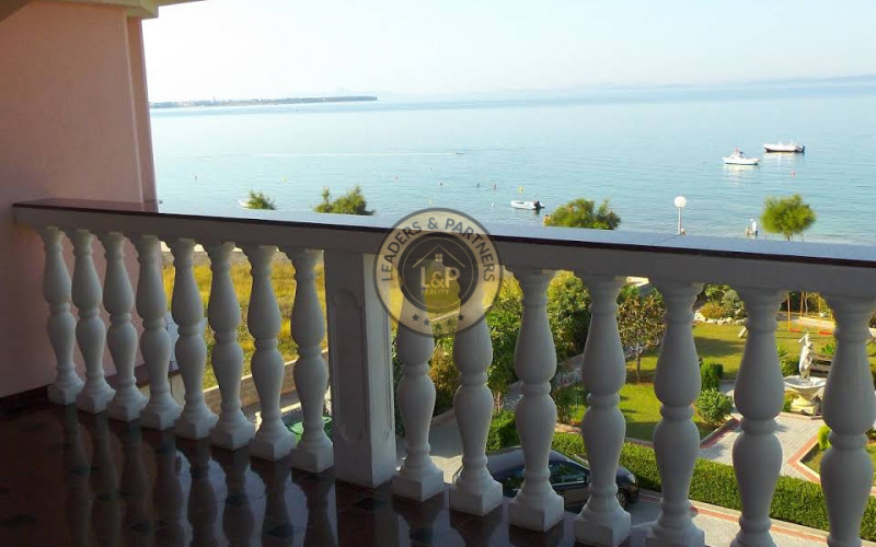 ZADAR - VIR, na predaj hned pri mori dom so 6 apartmanov, atraktívna obchodná investícia