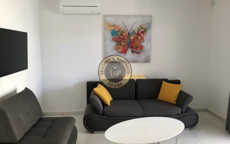 NOVALJA, NA PREDAJ ŠTVORPOSCHODOVÝ DOM S 5 APARTMÁNMI, BAZÉN, LOKALITA, KOMPLETNE NOVO ZARIADENÝ