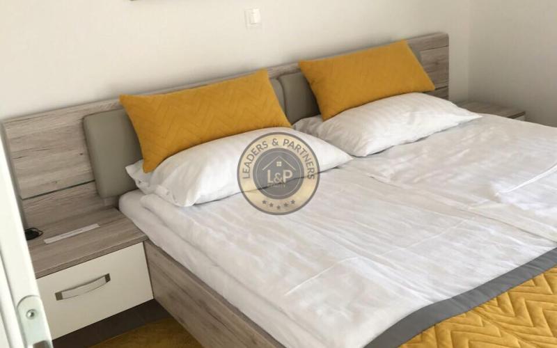 NOVALJA, NA PREDAJ ŠTVORPOSCHODOVÝ DOM S 5 APARTMÁNMI, BAZÉN, LOKALITA, KOMPLETNE NOVO ZARIADENÝ