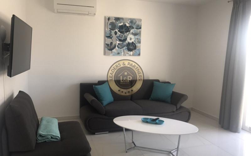 NOVALJA, NA PREDAJ ŠTVORPOSCHODOVÝ DOM S 5 APARTMÁNMI, BAZÉN, LOKALITA, KOMPLETNE NOVO ZARIADENÝ