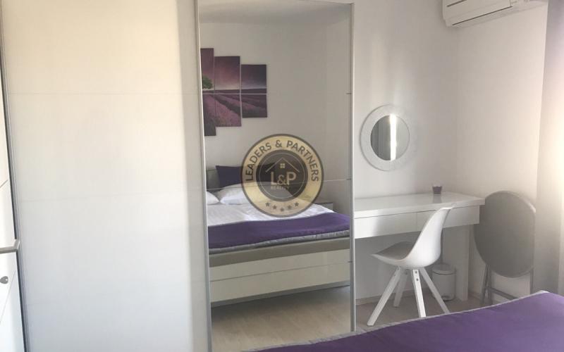 NOVALJA, NA PREDAJ ŠTVORPOSCHODOVÝ DOM S 5 APARTMÁNMI, BAZÉN, LOKALITA, KOMPLETNE NOVO ZARIADENÝ