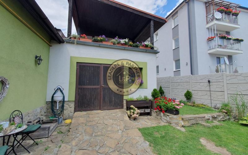 PREDAJ: veľký poschodový rodinný dom v Poprade - Matejovce s garážou a zasklenou verandou