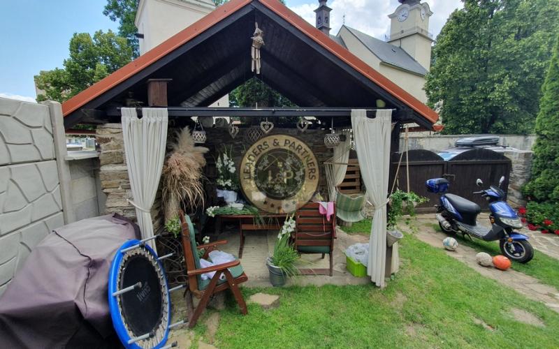 PREDAJ: veľký poschodový rodinný dom v Poprade - Matejovce s garážou a zasklenou verandou