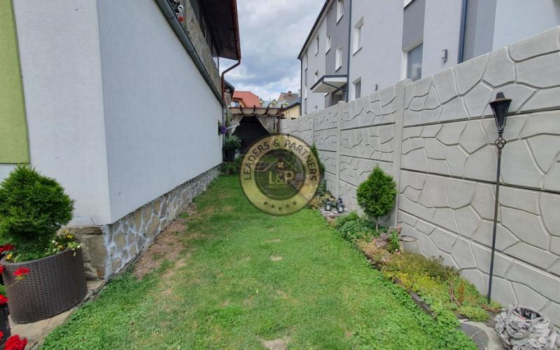 PREDAJ: veľký poschodový rodinný dom v Poprade - Matejovce s garážou a zasklenou verandou