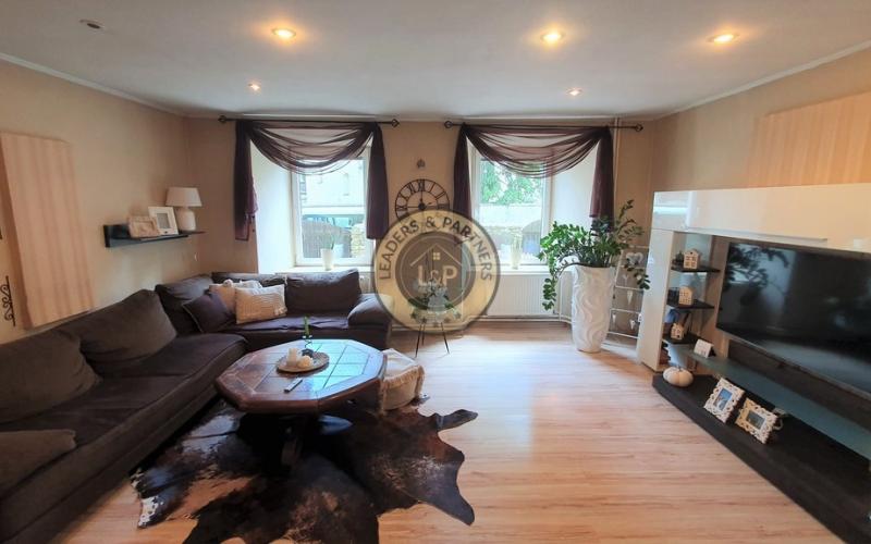 PREDAJ: veľký poschodový rodinný dom v Poprade - Matejovce s garážou a zasklenou verandou