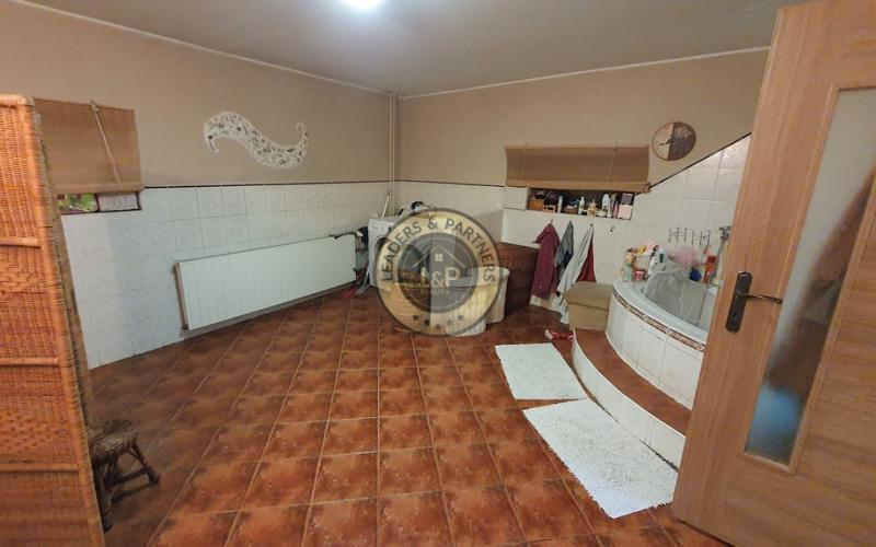 PREDAJ: veľký poschodový rodinný dom v Poprade - Matejovce s garážou a zasklenou verandou