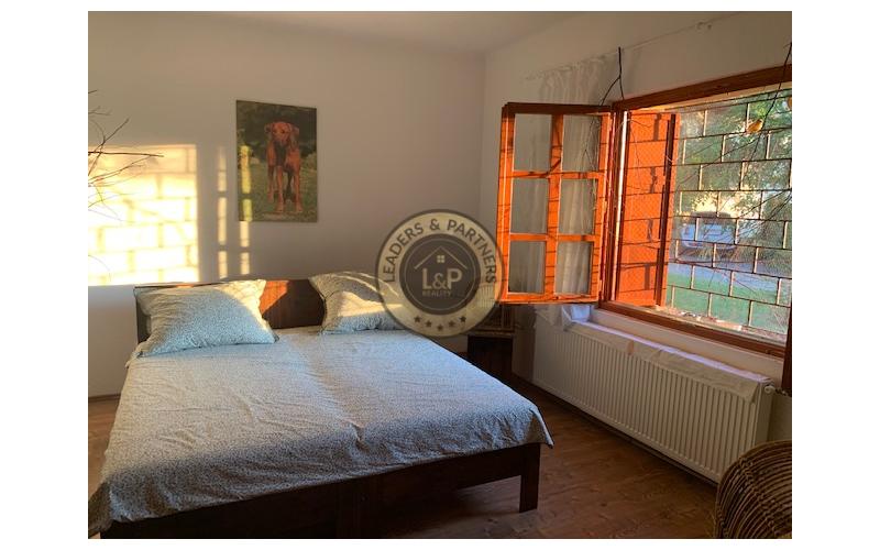 Krásny rodinný dom s veľkorysým pozemkom v obci Abaújvár.