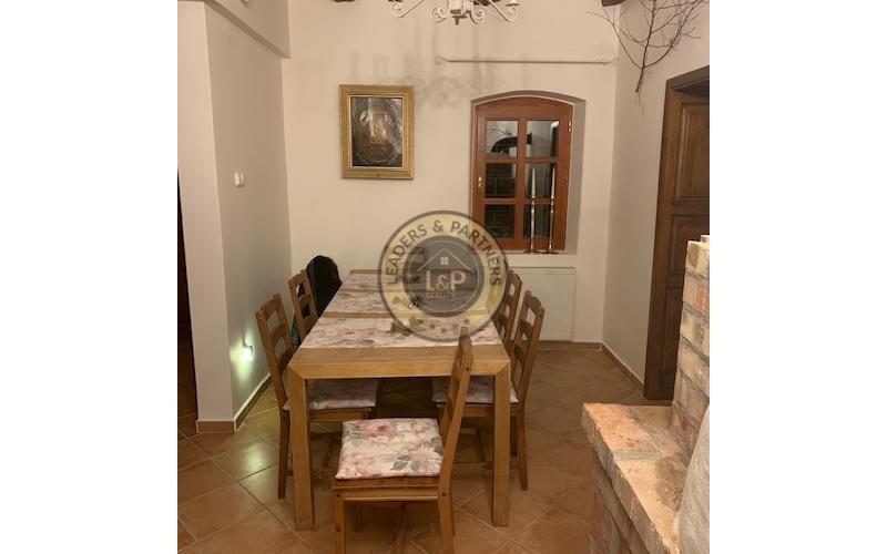 Krásny rodinný dom s veľkorysým pozemkom v obci Abaújvár.