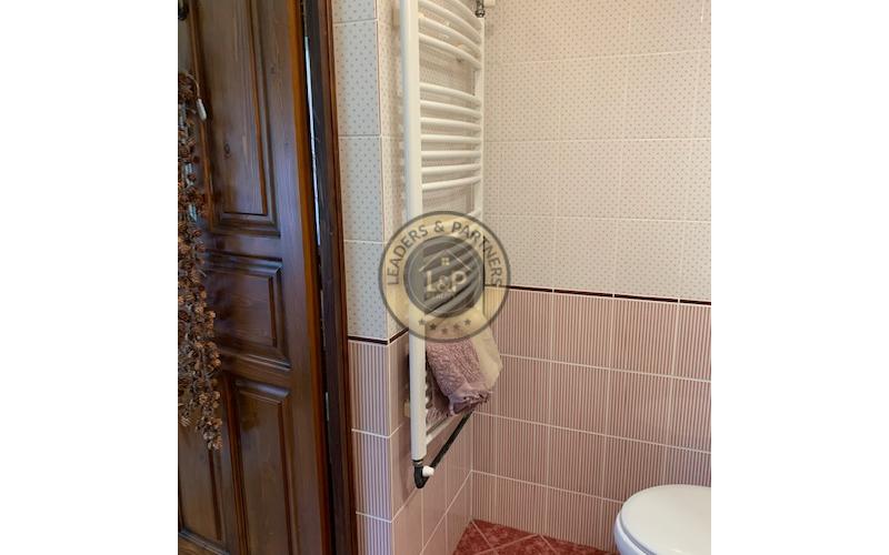 Krásny rodinný dom s veľkorysým pozemkom v obci Abaújvár.