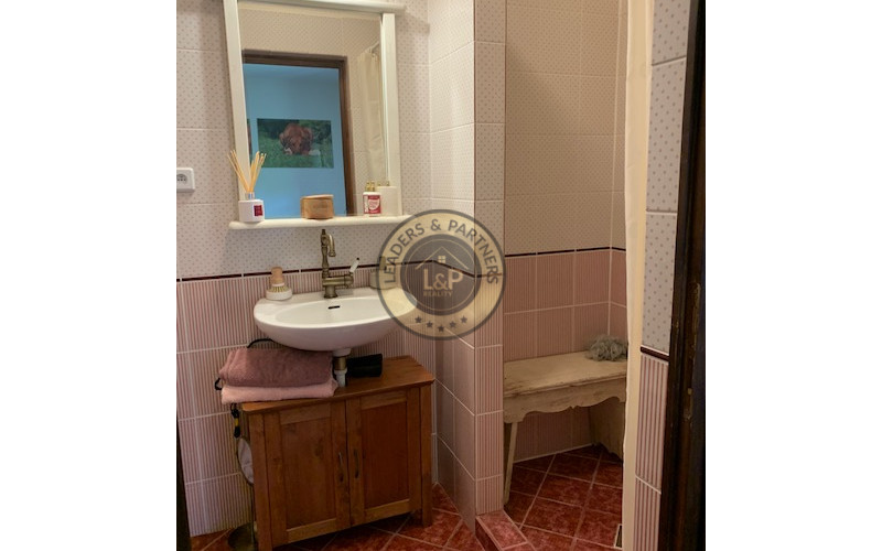 Krásny rodinný dom s veľkorysým pozemkom v obci Abaújvár.