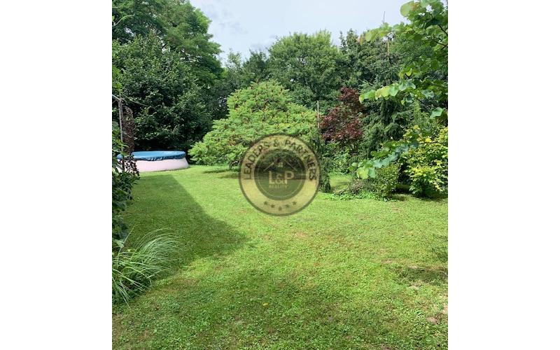 Krásny rodinný dom s veľkorysým pozemkom v obci Abaújvár.