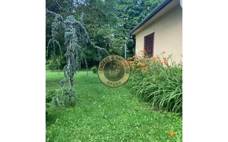 Krásny rodinný dom s veľkorysým pozemkom v obci Abaújvár.