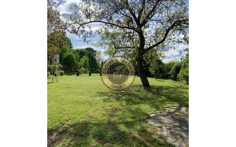 Krásny rodinný dom s veľkorysým pozemkom v obci Abaújvár.