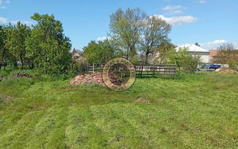 Na predaj pozemok vhodný na výstavbu RD v obci Dojč