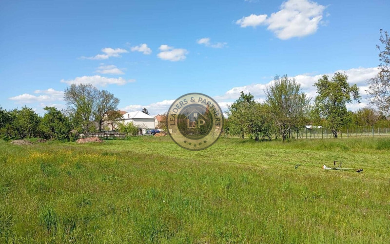 Na predaj pozemok vhodný na výstavbu RD v obci Dojč