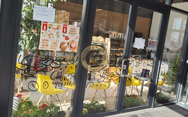 Predaj! KAVIAREŇ-CUKRÁREŇ Rača, 25000eur. Po zľave.