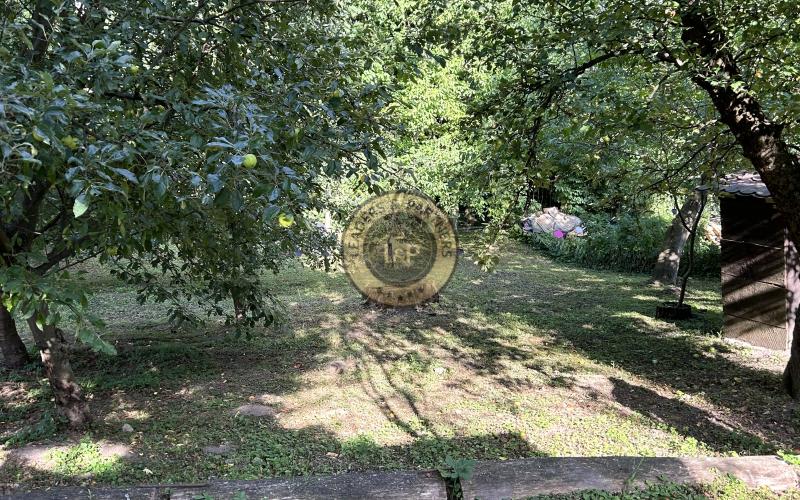 ZNÍŽENÁ CENA! Na predaj pozemok s chatkou v Trstíne časť Rasuchov