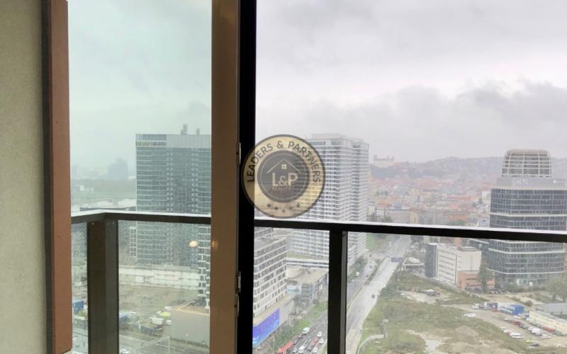 Na prenájo mluxusne zariadený 2-izb. byt v KLINGERKE