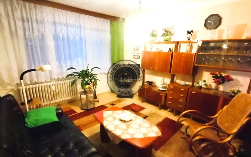 Na predaj 3-izbový byt po rekonštrukcii, ulica Mikovíniho.