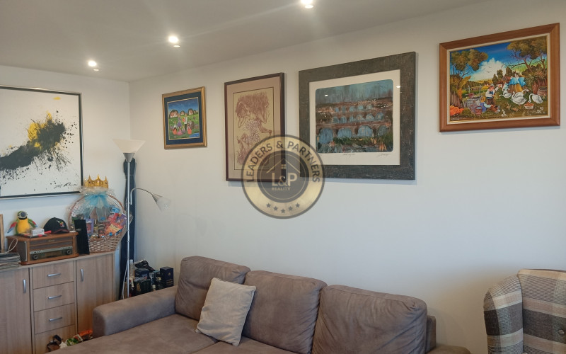 PREDAJ veľký zrekonštruovaný 2-izb.byt, komplet zariadený, v  blízkosti  Lesoparku