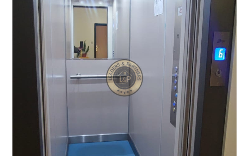 PREDAJ veľký zrekonštruovaný 2-izb.byt, komplet zariadený, v  blízkosti  Lesoparku