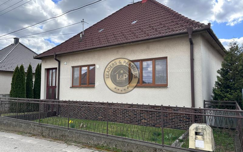 PREDAJ: 3izbový zachovalý domček, Pastuchov