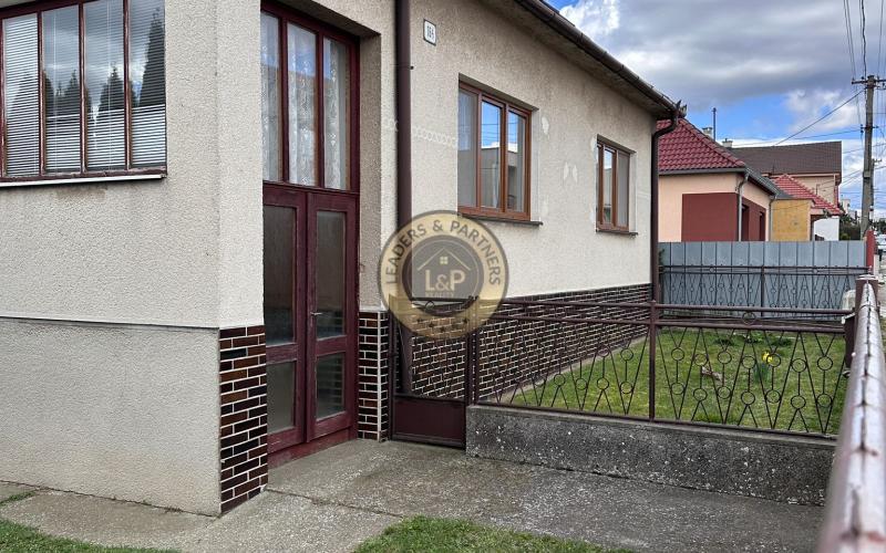 PREDAJ: 3izbový zachovalý domček, Pastuchov