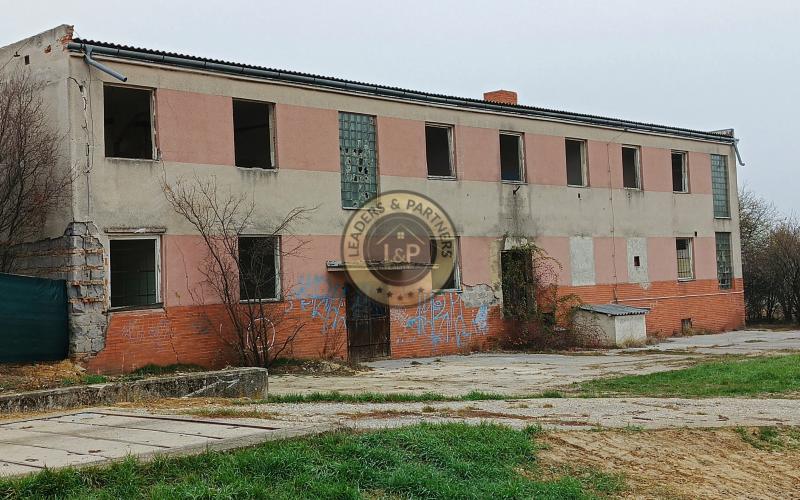 2 podlažná budova Alekšince-Lahne