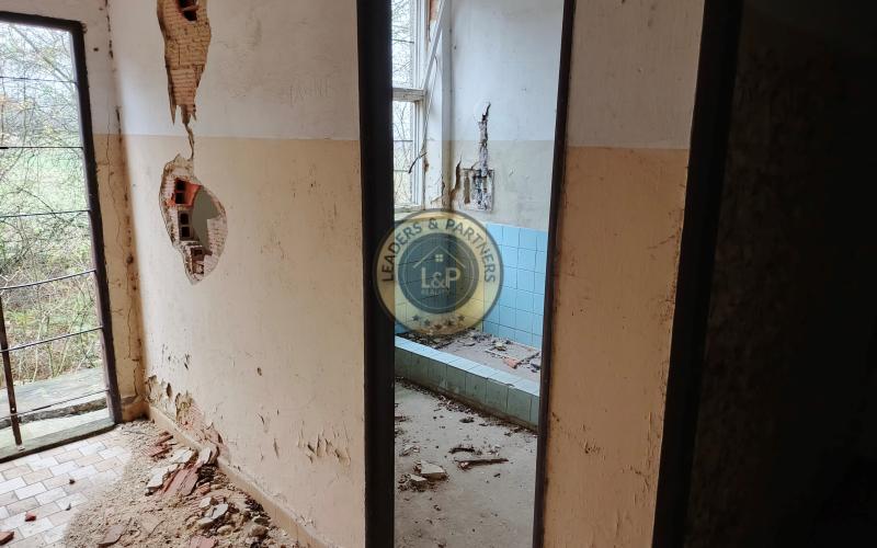 2 podlažná budova Alekšince-Lahne