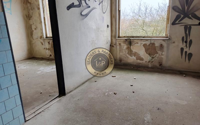 2 podlažná budova Alekšince-Lahne