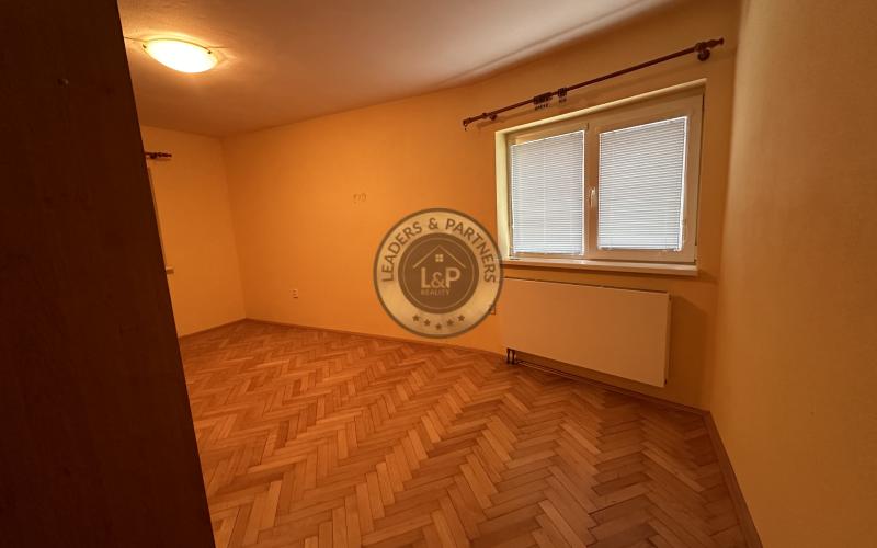 Rekreačná chatka na celoročné užívanie NA PREDAJ