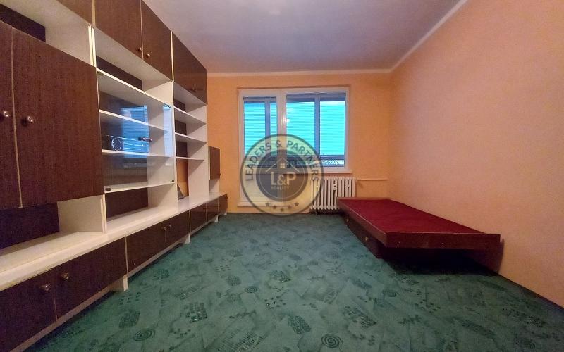 REZERVOVANÉ - NA PREDAJ 4 izbový byt s balkónom FIĽAKOVO okres LC