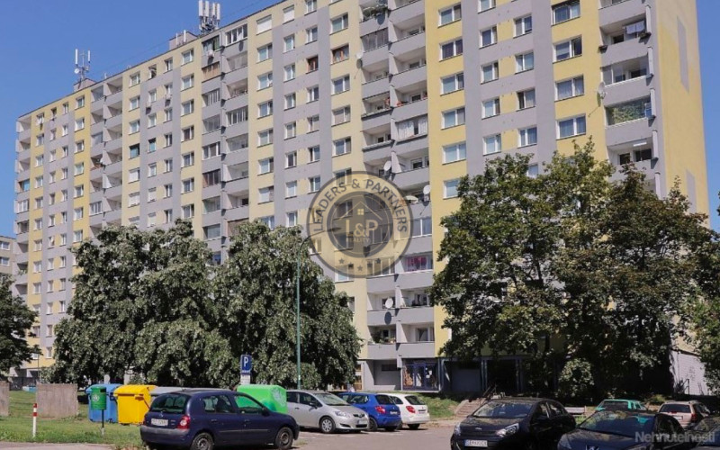 2-izbový byt s 2 loggiami na prenájom – Dúbravka, Bratislava
