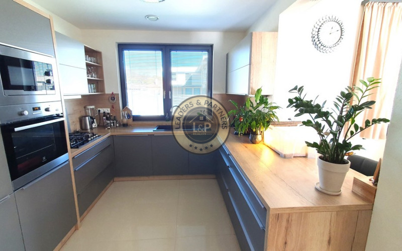 PREDAJ: 5 r. novostavba 5 izb. rodinný dom 242 m2 Batizovce